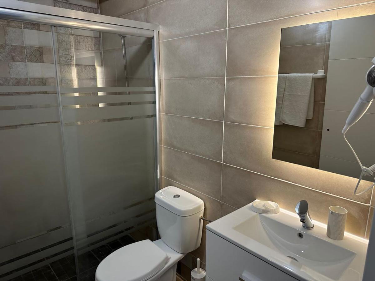 Vilador Beach Hotel Masnou Bagian luar foto