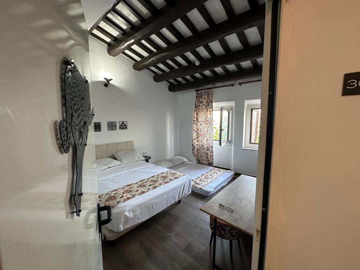 Vilador Beach Hotel Masnou Bagian luar foto