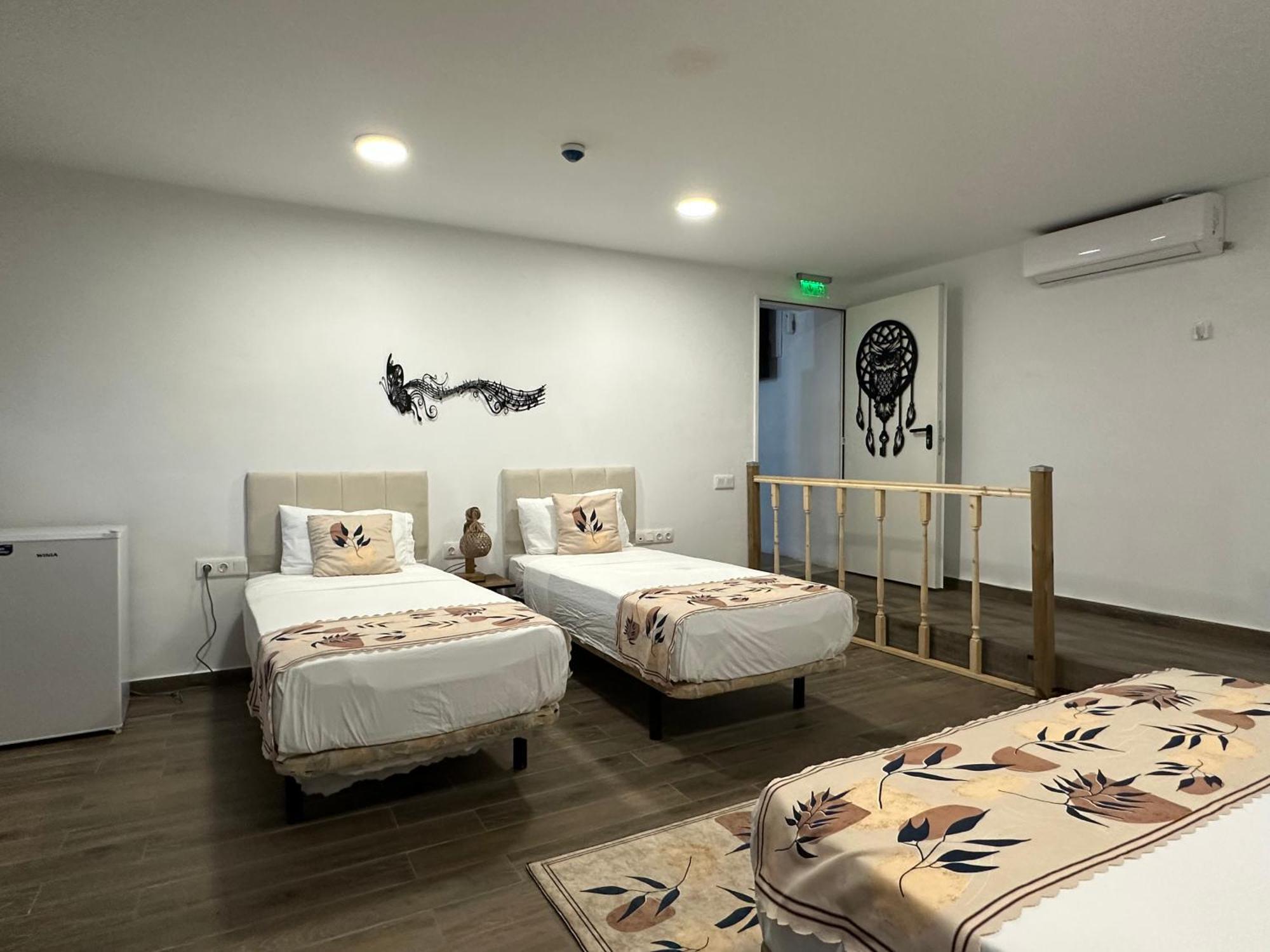 Vilador Beach Hotel Masnou Bagian luar foto